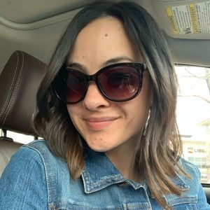 Meet your Posher, Liza